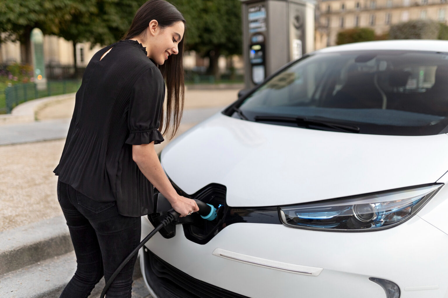 Instalación de puntos de recarga para vehículos eléctricos en Dos Hermanas y Aljarafe