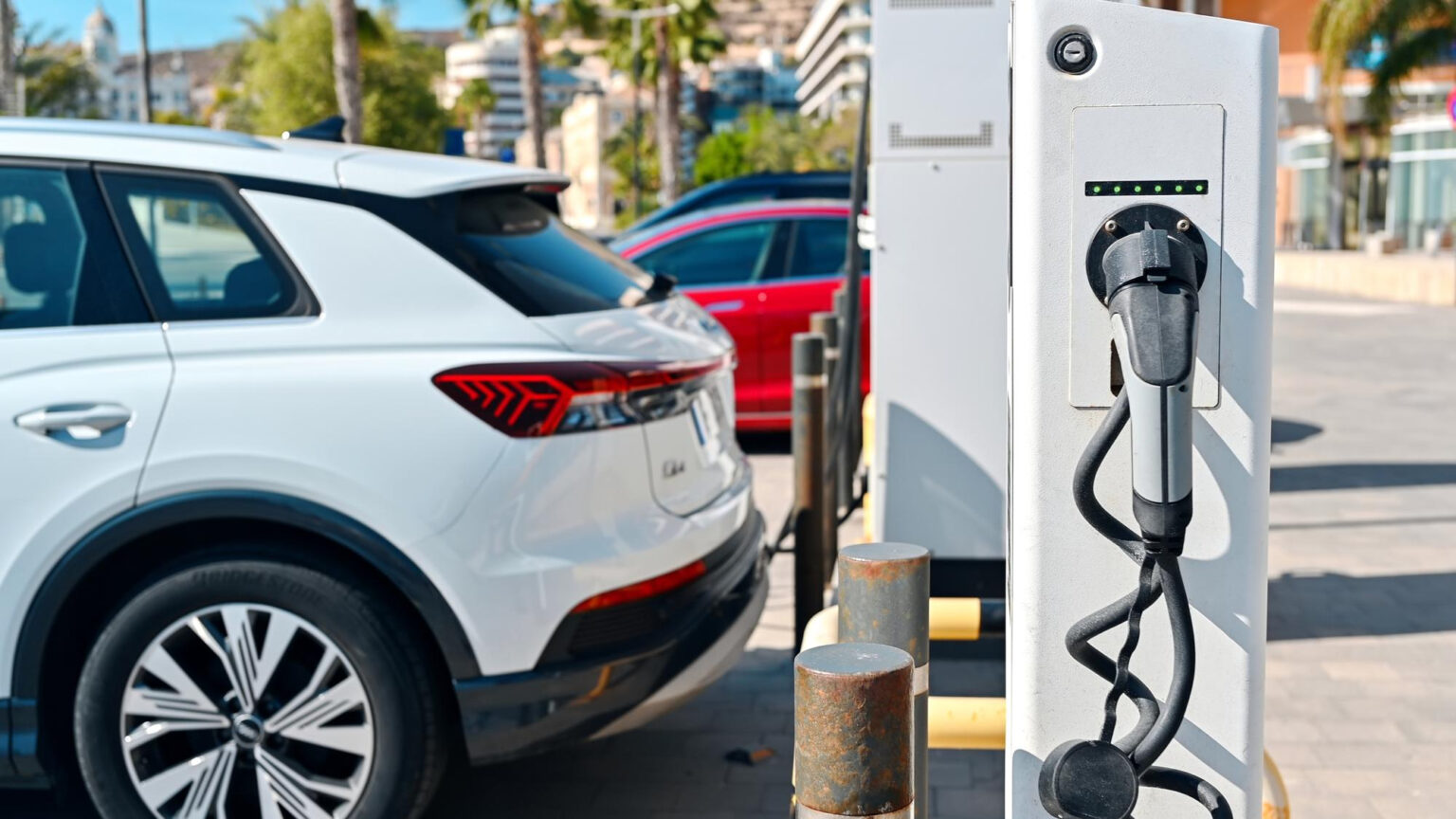 Empresa de instalación de puntos de recarga para coches eléctricos en Sevilla